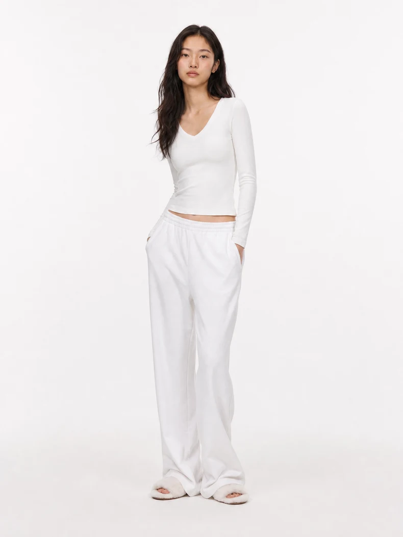 V-Neck Slim Wool Base Layer image 6
