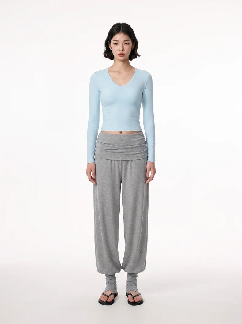 V-Neck Slim Wool Base Layer image 10