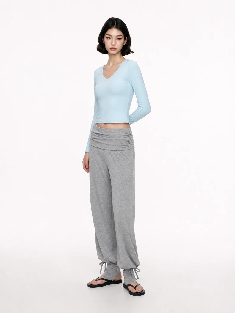 V-Neck Slim Wool Base Layer image 13